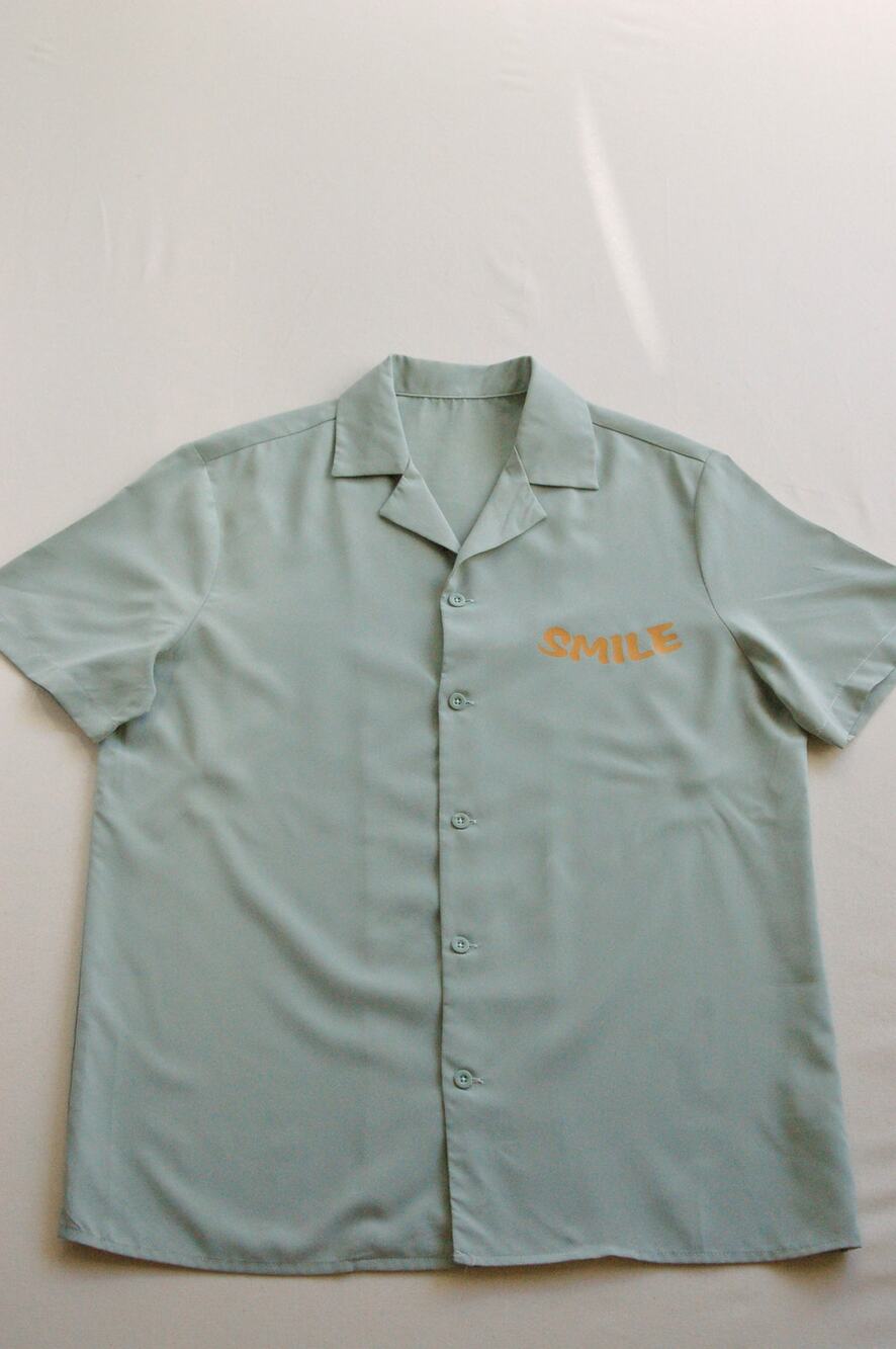 Retro Smile Camp Collar Shirt Mens Small S Boxy Melting Smiley Face 19x23